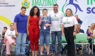 Governador Wilson Lima fortalece políticas de inclusão com a entrega de mil cadeiras de rodas para Pessoas com Deficiência