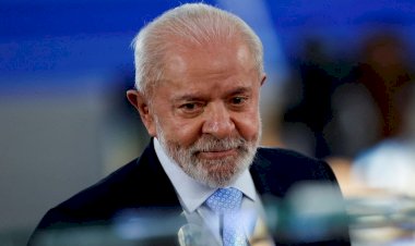 Lula passa por cirurgia após dores de cabeça e segue internado