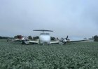 Avião King Air 350 sai da pista durante pouso e atinge cerca de fazenda em Mato Grosso