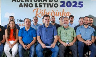 Prefeitura de Manaus inicia ano letivo de 2025 nas escolas da zona ribeirinha com mais de 1,5 mil alunos matriculados na rede de ensino