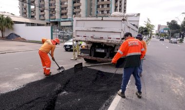 Prefeitura de Manaus avança com as obras de intervenções viárias e inicia a aplicação de asfalto na avenida Djalma Batista