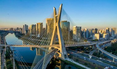 A 'são pauloneja': na metrópole que completa 471 anos, o 'r' do interior está de volta às conversas