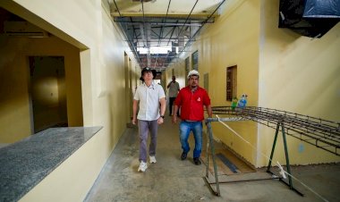 Prefeito David Almeida inspeciona obras de ampliação de UBSs na zona Oeste e anuncia entrega de nova unidade na Compensa