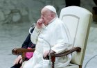 Papa Francisco está com infecção polimicrobiana e Vaticano diz que situação clínica é 'complexa'