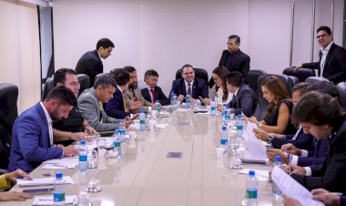Presidente Roberto Cidade lidera reunião que definiu os membros das comissões técnicas da Aleam