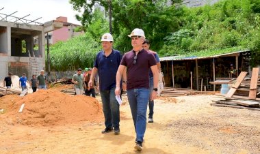 Prefeito David Almeida e o senador Eduardo Braga vistoriam obras das UBS Porte 4 em Manaus