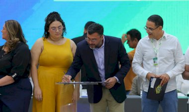 Governador Wilson Lima e prefeitos assinam repactuação que vai permitir repasses diretos de recursos estaduais aos municípios