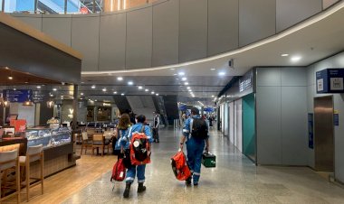 Novo voo com brasileiros deportados dos EUA chega em Fortaleza após crise das algemas