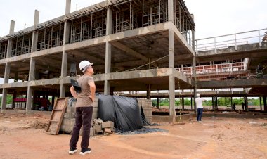 Prefeito David Almeida vistoria construção da nova sede do Implurb e anuncia inauguração em agosto