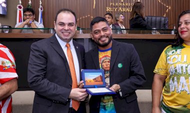 Roberto Cidade homenageia escolas de samba de Manaus durante Sessão Especial e destaca importância da festa para a economia do estado
