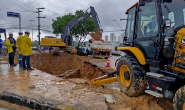 Linhas de ônibus têm itinerários alterados após vazamento de tubulação na Av. Coronel Teixeira em Manaus
