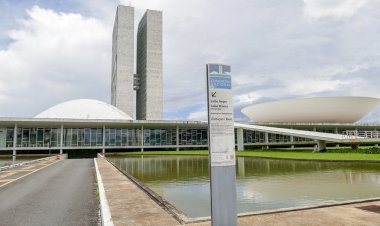 Homem é preso após tentar entrar com pistola no Congresso