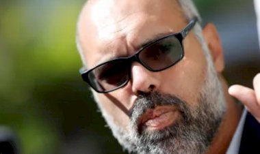 Moraes determina que X e Meta entreguem dados de contas de Allan dos Santos