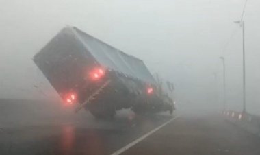 Ventos de 110 km/h varrem Porto Alegre, geram tromba d’água e viram carreta