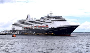 Chegada de cruzeiro de bandeira holandesa impulsiona economia e reforça vocação turística de Manaus