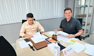 Prefeito David Almeida anuncia reajuste salarial e unificação das datas-bases para servidores municipais