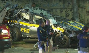 Três policiais morrem após viatura da PRF colidir com carro de passeio durante perseguição a motociclistas na Zona Norte do Rio