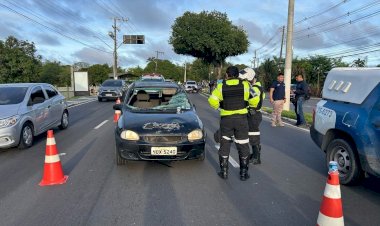 Motorista bêbado é preso após atropelar cinco atletas ao invadir corrida do Dia do Trabalhador na Ponta Negra