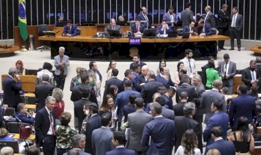 Câmara aprova projeto que cria 18 vagas de deputados federal, Amazonas ganha mais 2 vagas, com impacto anual de R$ 64,6 milhões