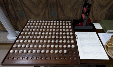 Conclave: primeira rodada tem votos simbólicos de 'respeito e amizade'; definição de novo papa nesta quarta é improvável