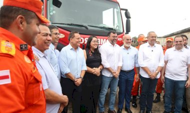 Governador Wilson Lima entrega drones que despejam água e viaturas de grande porte aos Bombeiros destinadas ao interior do Amazonas