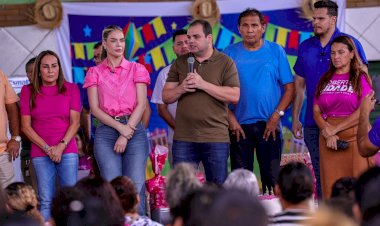 Roberto Cidade leva emoção e reconhecimento às mães das zonas Sul e Oeste de Manaus