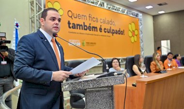 Presidente Roberto Cidade alerta estudantes sobre crimes sexuais e virtuais, durante ação do Maio Laranja, na Aleam