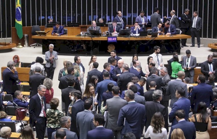 Câmara aprova projeto que cria 18 vagas de deputados federal, Amazonas ganha mais 2 vagas, com impacto anual de R$ 64,6 milhões