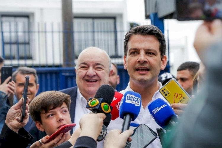 MP pede cassação de prefeito de Curitiba e vice após denúncia de coação de funcionários para doações de campanha
