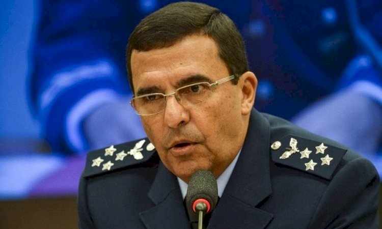 Ex-chefe da Aeronáutica diz ter presenciado ameaça de prisão de general a Bolsonaro durante reunião no Alvorada