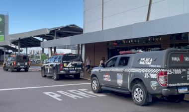 Criminosos armados assaltam joalheria em shopping de Manaus e causam correria