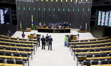 Câmara conclui votação e aprova aumento de deputados para 531