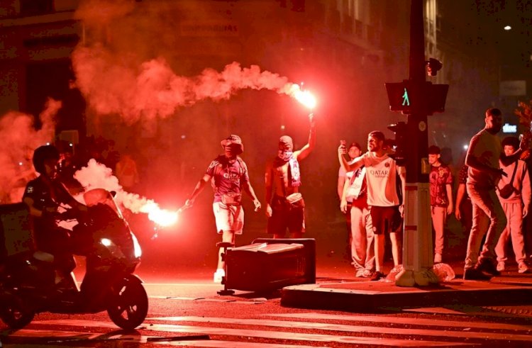 Carros incendiados, centenas detidos e dois mortos: o saldo da comemoração da vitória do PSG na Liga dos Campeões