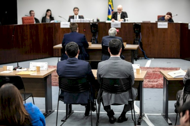 Advogados de defesa de réus da trama golpista apostam em pedido de revisão criminal; entenda