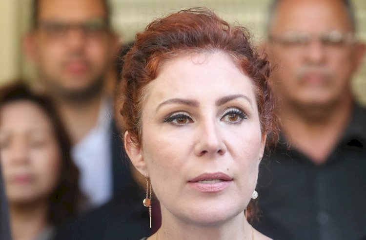 Motta informa ao STF que bloqueou salários e verbas de Carla Zambelli