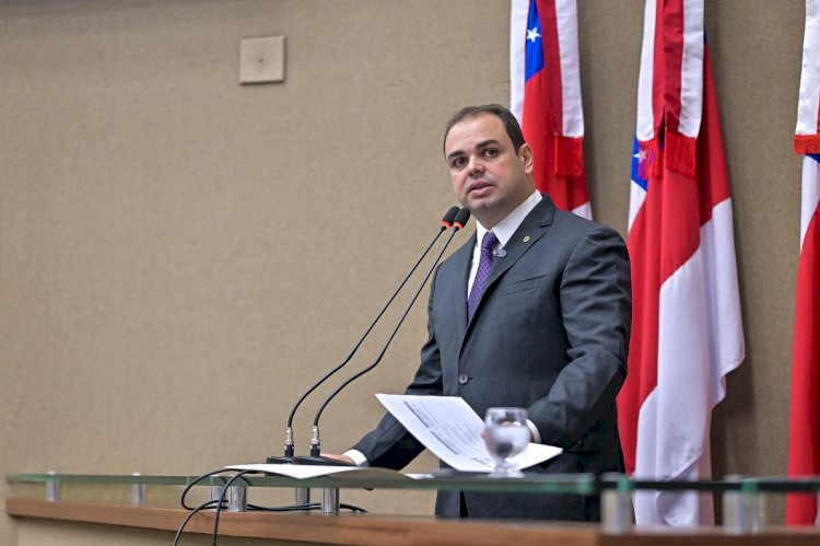 Presidente da Aleam, deputado Roberto Cidade, atualiza andamento do concurso público da Casa