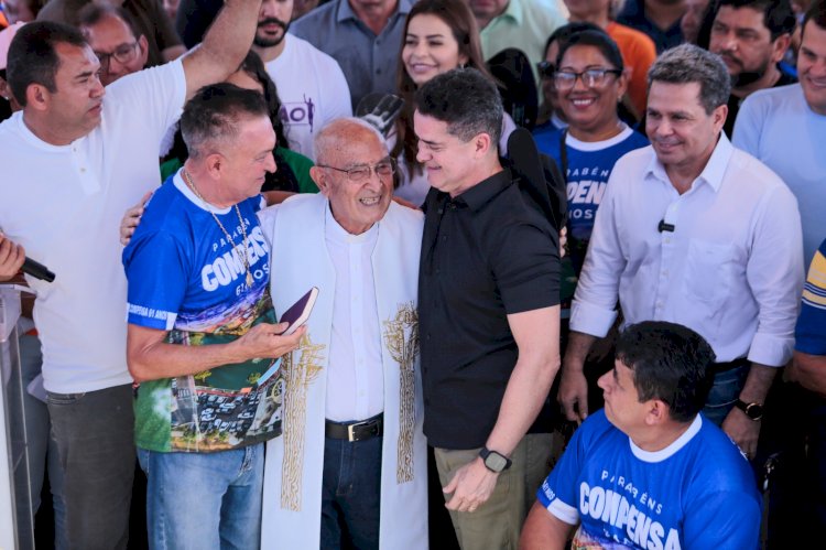 Prefeito David Almeida entrega lagoa da Compensa totalmente revitalizada em comemoração aos 61 anos do bairro