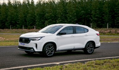 Fiat Fastback 2026 estreia com novo visual, teto solar e versões híbridas