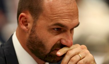 AGU pede a Moraes que investimentos suspeitos feitos antes de tarifaço de Trump sejam investigados em inquérito contra Eduardo Bolsonaro