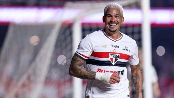 São Paulo vence o Corinthians no Morumbis e se afasta do Z-4, pela 15ª rodada da série A