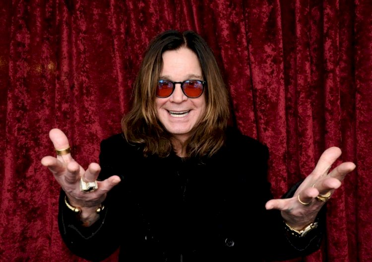 Ozzy Osbourne, cantor do Black Sabbath e pioneiro do heavy metal, morre aos 76 anos