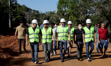 Governador Wilson Lima vistoria obras de pavimentação nos ramais da Cooperativa e do Pau Rosa, na zona rural de Manaus