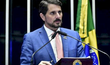 Após voltar dos EUA, Marcos do Val é alvo de operação da PF e põe tornozeleira eletrônica