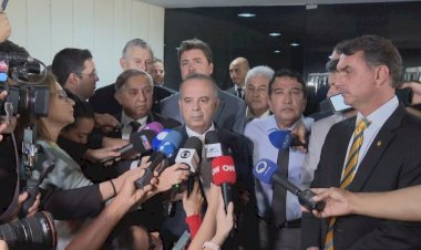 Oposição libera plenário do Senado após dois dias de ocupação