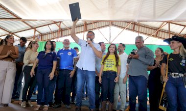 Em Apuí, governador Wilson Lima assina decreto que amplia regularização ambiental de produtores rurais no sul do Amazonas