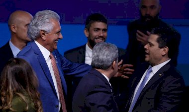 PP e União Brasil selam aliança com palmas a Bolsonaro, fala de Tarcísio e pressão por saída do governo