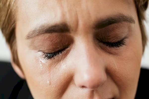 Pânico na menopausa: como as mudanças hormonais afetam o cérebro e a saúde mental