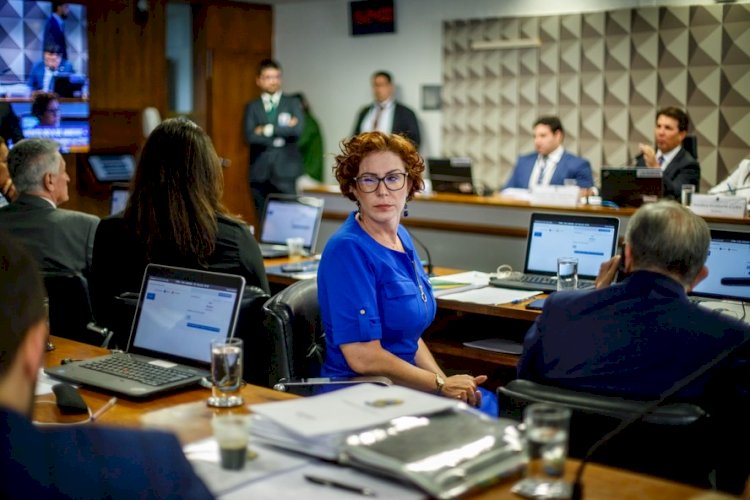 Justiça italiana mantém prisão de Carla Zambelli após audiência de custódia
