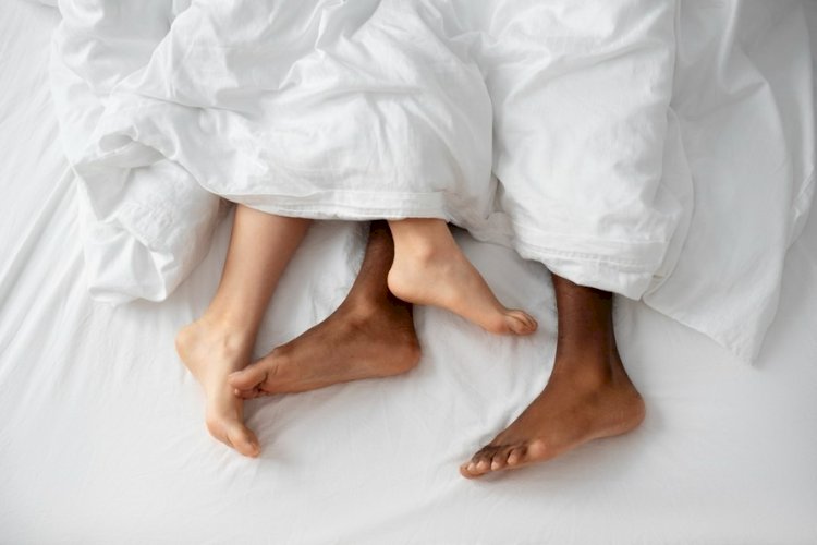 O que é um casal DADT? A nova forma de relacionamento que cresce em segredo