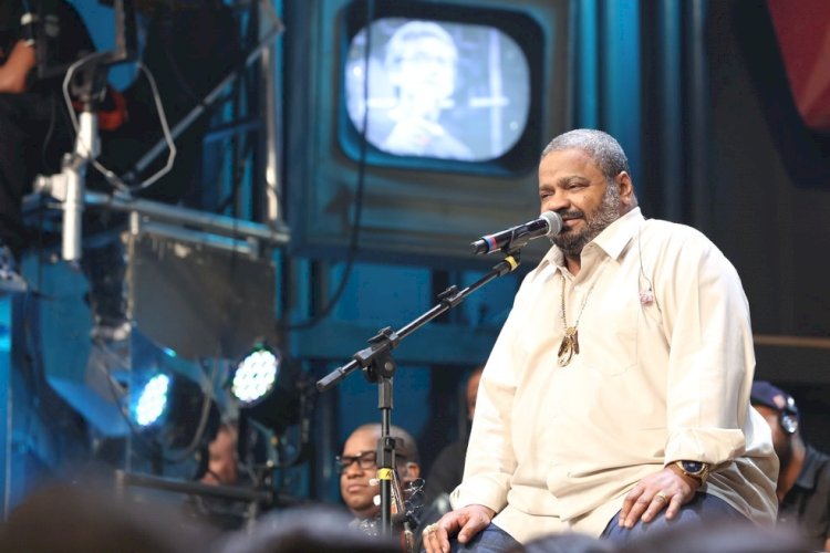 Arlindo Cruz, cantor e compositor, morre no Rio